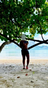 Is it proper etiquette for a mom to flash her tits on the beach in