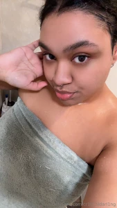 This towel is so fadedddd someone get me a new one and i ll drop it