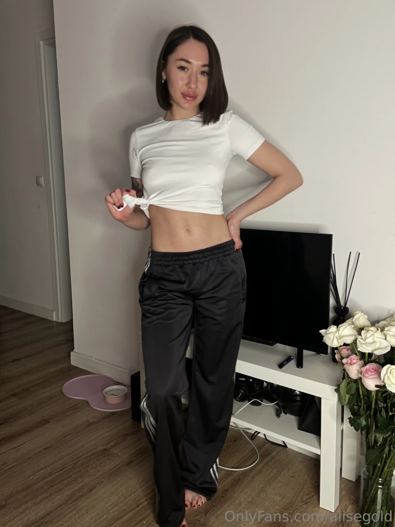 Real happiness is often hidden in simple moments and sincere people 