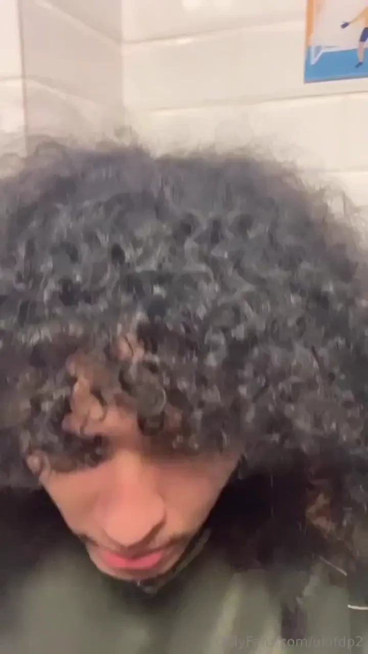 De lei bater uma no trabalho s foda aguentar o gemido jkjkj 