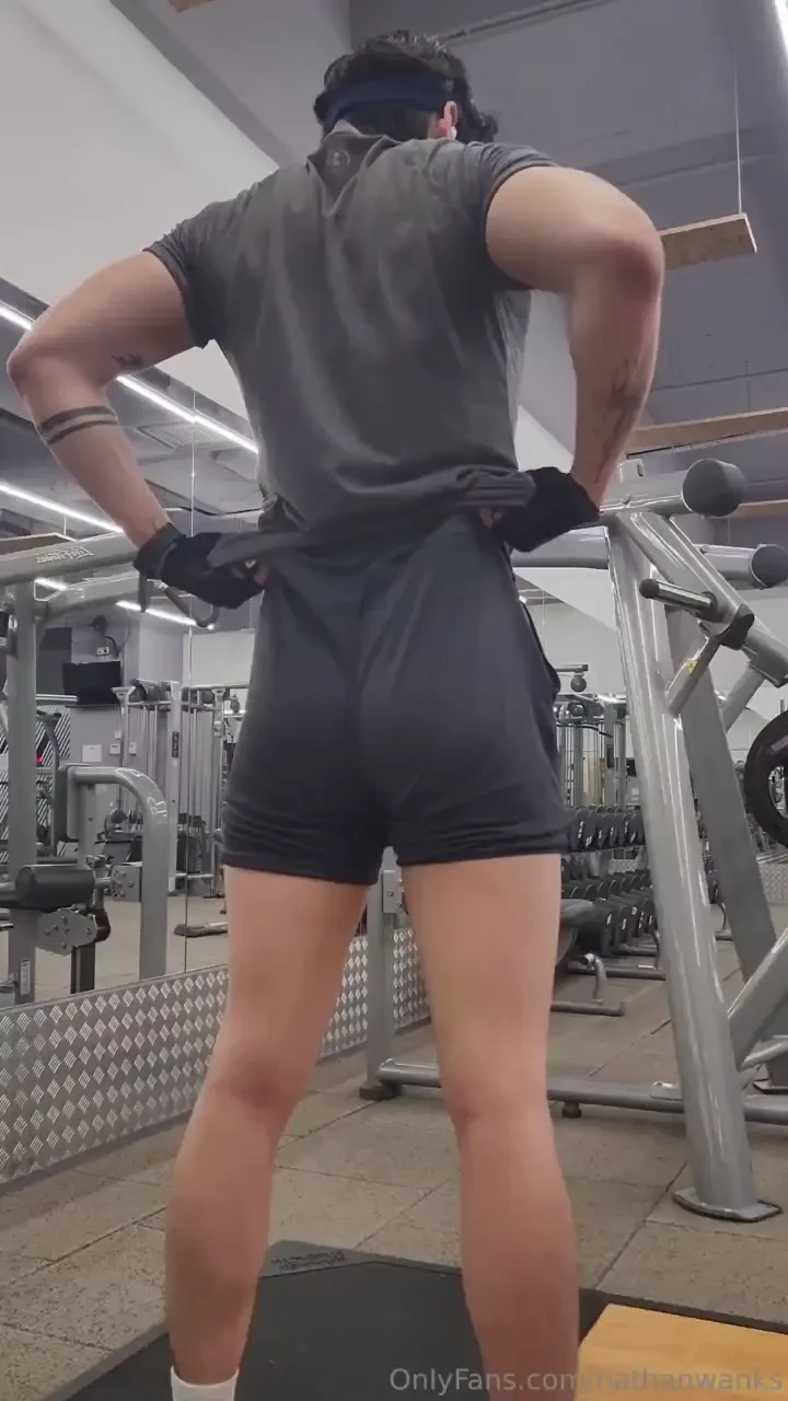 Double cheeked up at the gym 