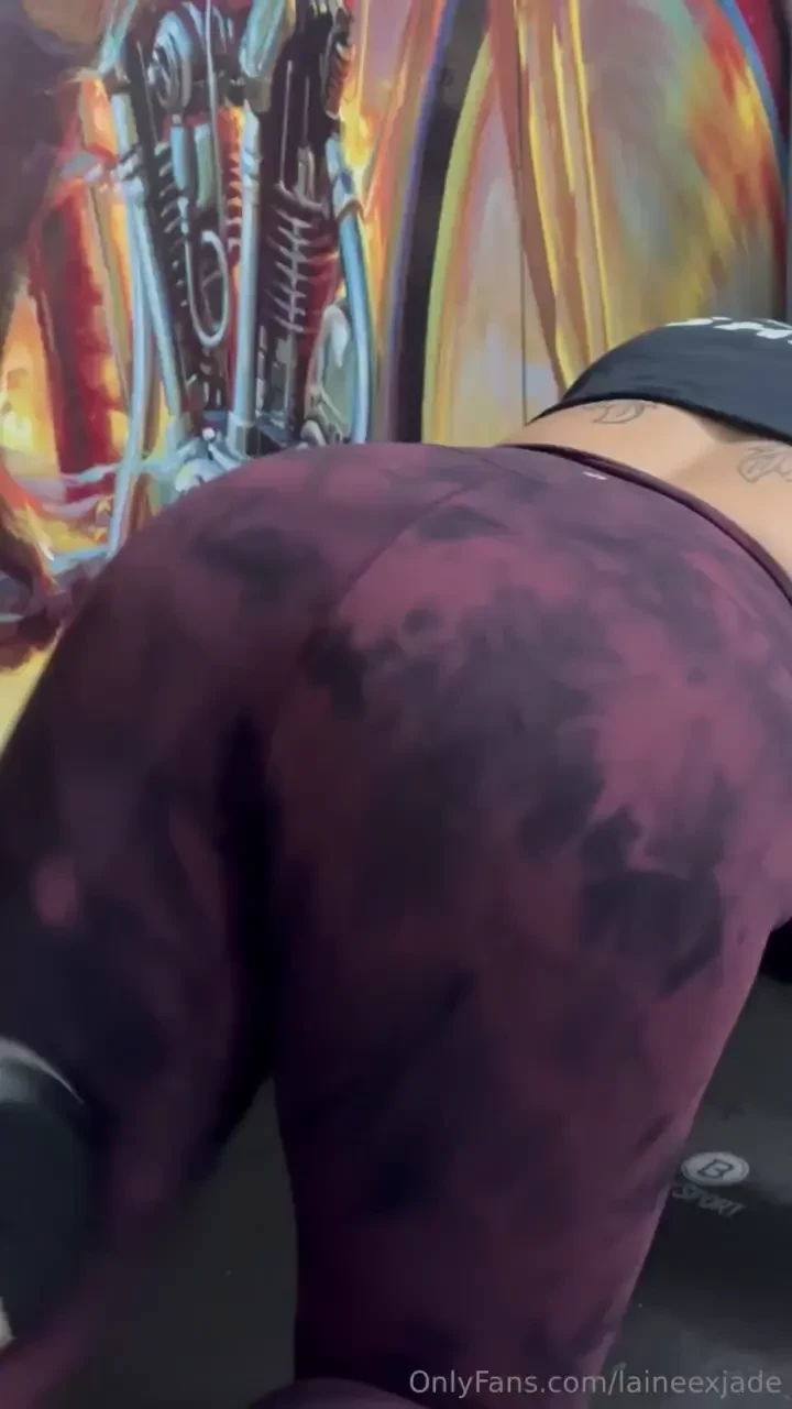 She always admires me from behind 