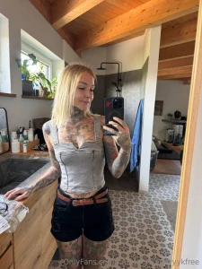 Feeling very yewhaw in this outfit