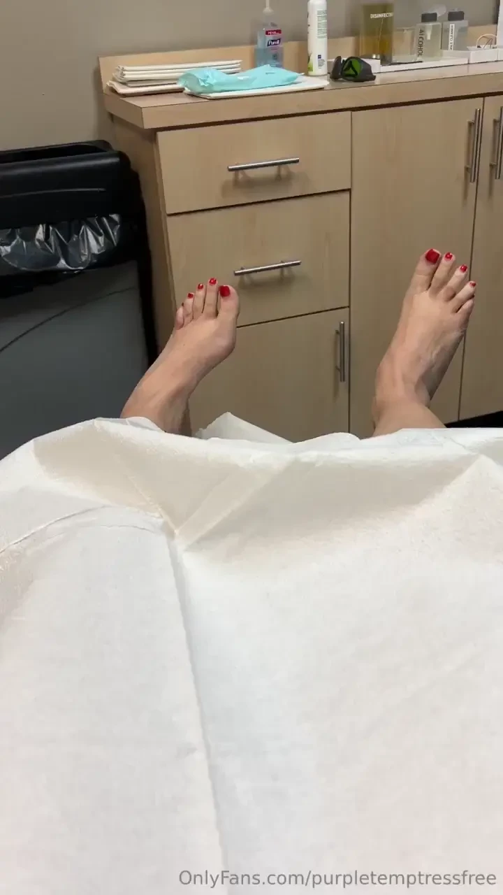 Laser hair removal apt i need my toes done so bad who wants to spoil 