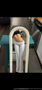 Zoom for a sexy tummy