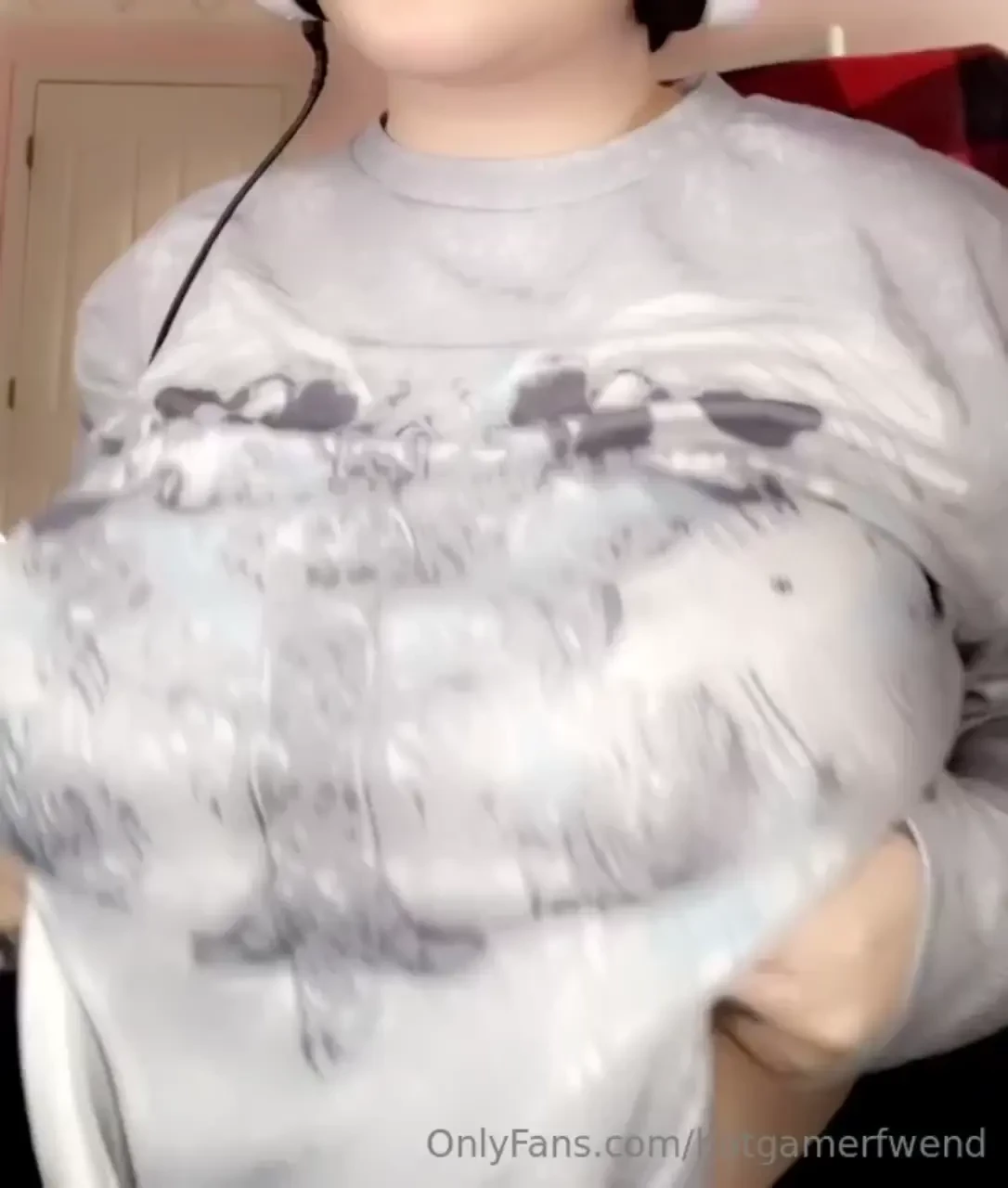 Who wants the full video send a tip of 5 or more and you ll get it 