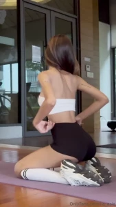 Come watch me squat it s not the only thing that s tight