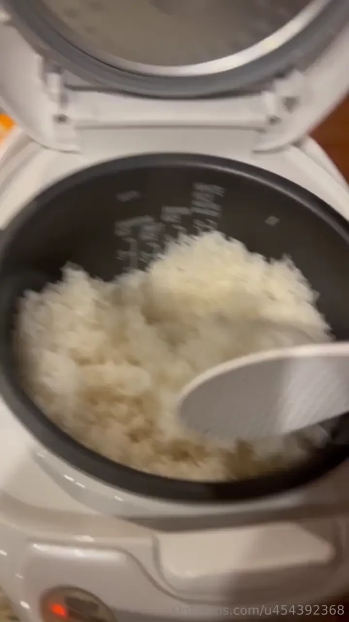 I love good rice and so i asked for a rice cooker for christmas this 
