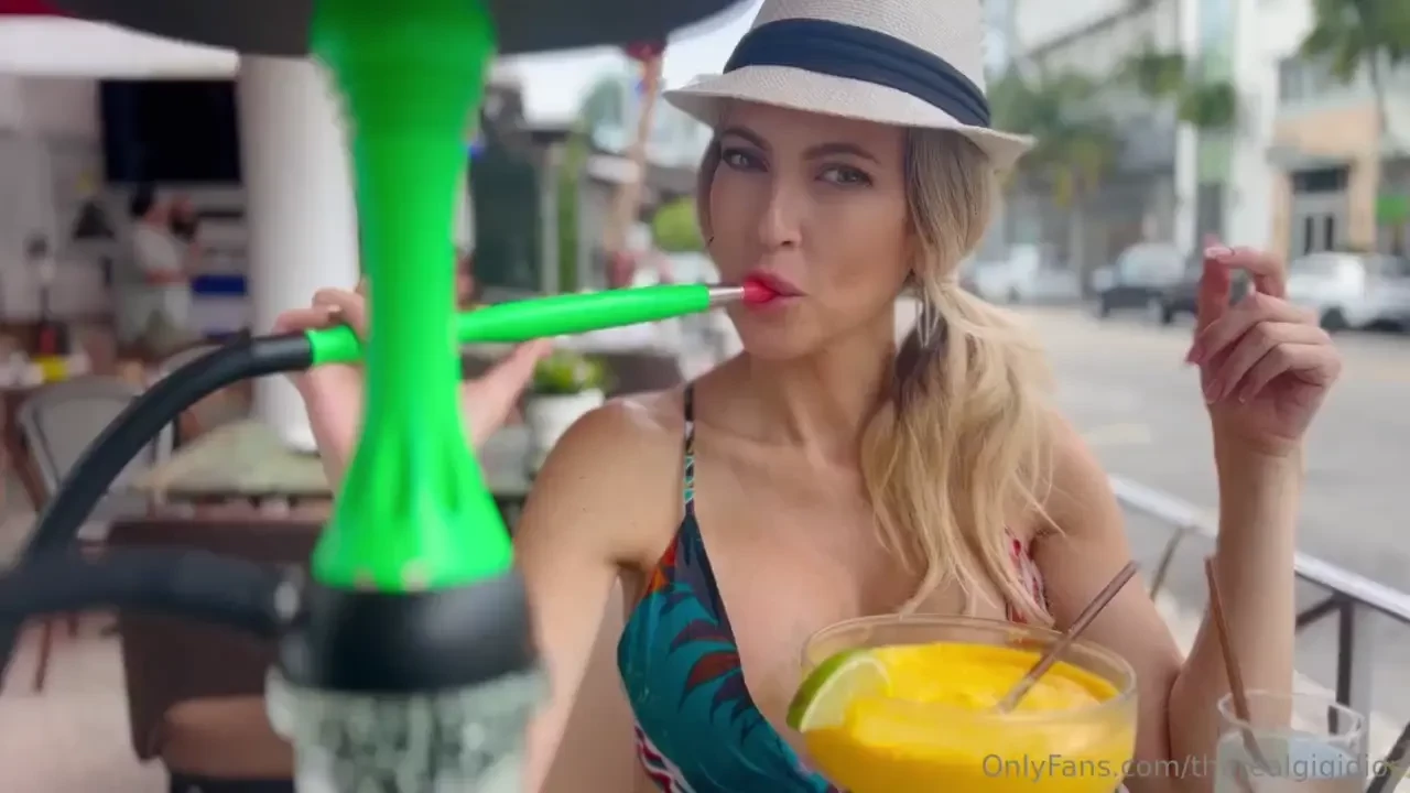 Trying hookah for the first time 