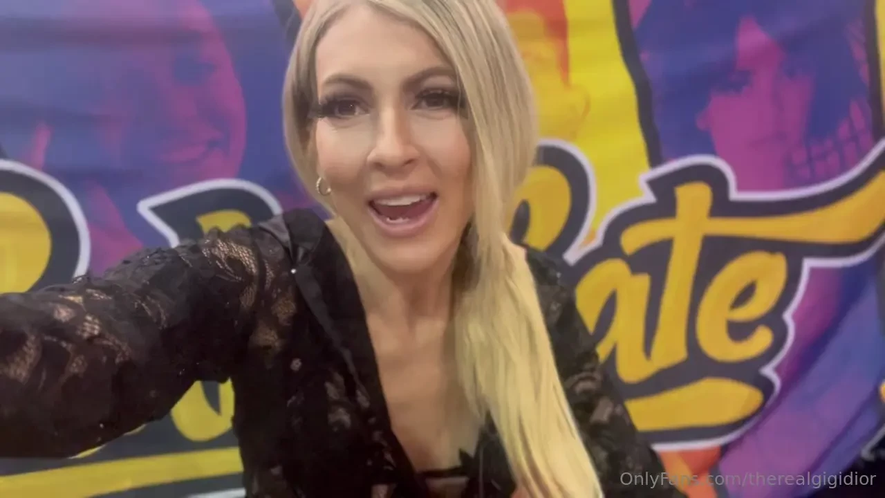 Sorry it s so loud here at exxxotica i shot a little video for you to 