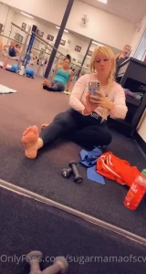 Am i a milf tell me what you want to see
