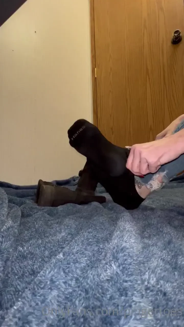 Another angel or an stink filled up the room and the jam goes to my 