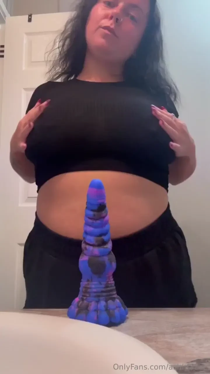 Hi happy october it s my favorite time of the year i got new nails amp 