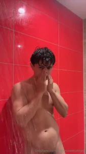 Deleted shower video from twitter that someone requested i add here