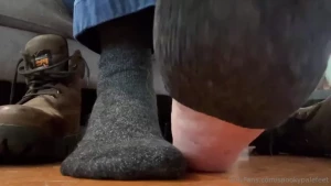 Day 4 in these socks and they re especially sweaty today i love the