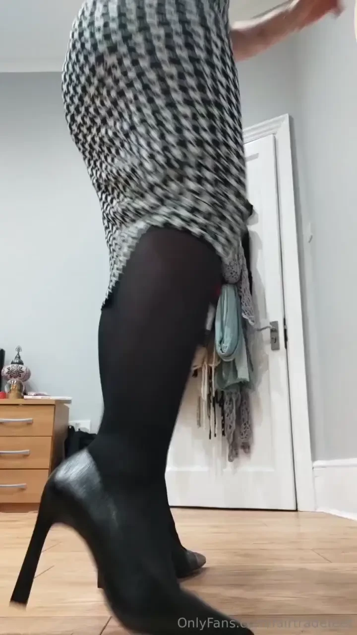 After work best think is to remove your shoes i need a massage now 