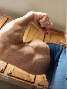 Some of my craziest bicep pics these are all real pics no ai part 6