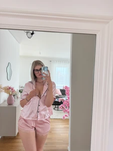 I woke up feeling naughty today maybe we can do something about it if part 1