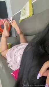 Would you wanna spend your sunday with my feet