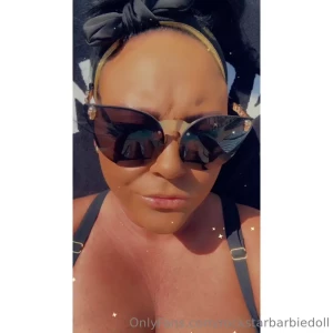 In orlando - who wants a revealing sun tan line video