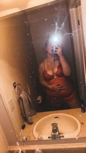 My friend is now on onlyfans show her some love https onlyfans com