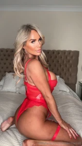 Hmm who s reindeer am i riding tonight