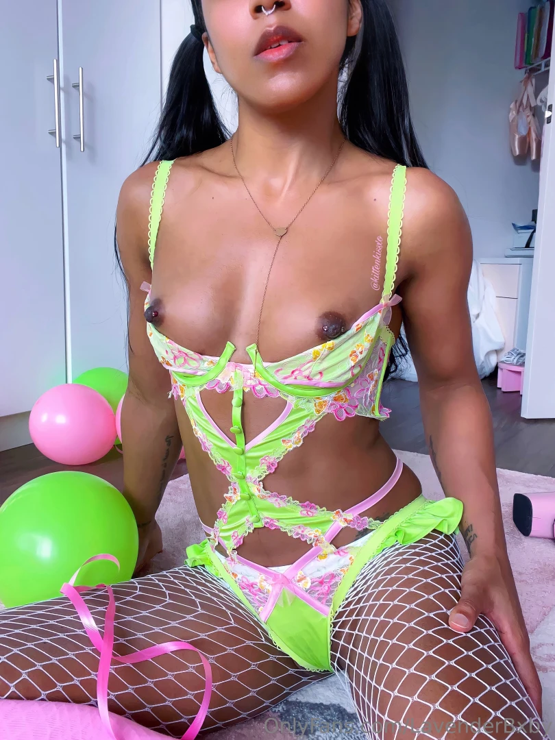 No ppv kittenkissxo_noppv has a birthday sale watch her breed her part 2 