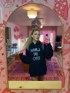 Ur fave e-girl xoxo under the hoodie here -- gt itslo