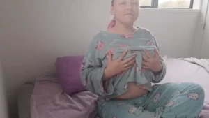 Little wannabe hucow playing with my titties - thinking about actually