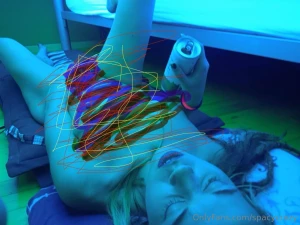 For the ones who are curious i made sure the livestream had an happy