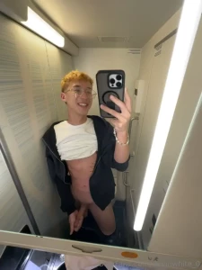 Come to the back of the plane