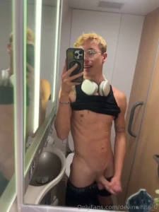 Busting a fat nut in the train would you come clean it up