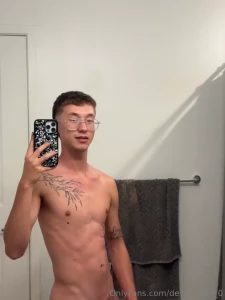 Who s helping me clean this mess up