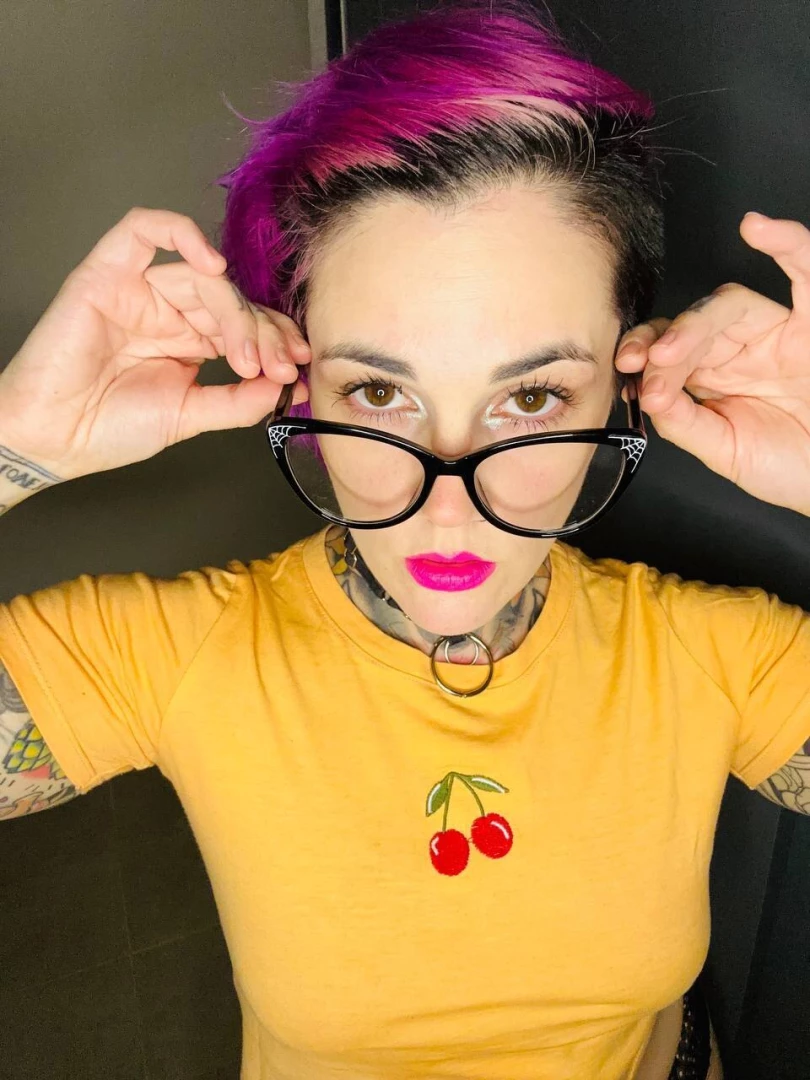 Bellavixxen bellavixxen vc virtual girlfriend femdom fetiche dick cum 