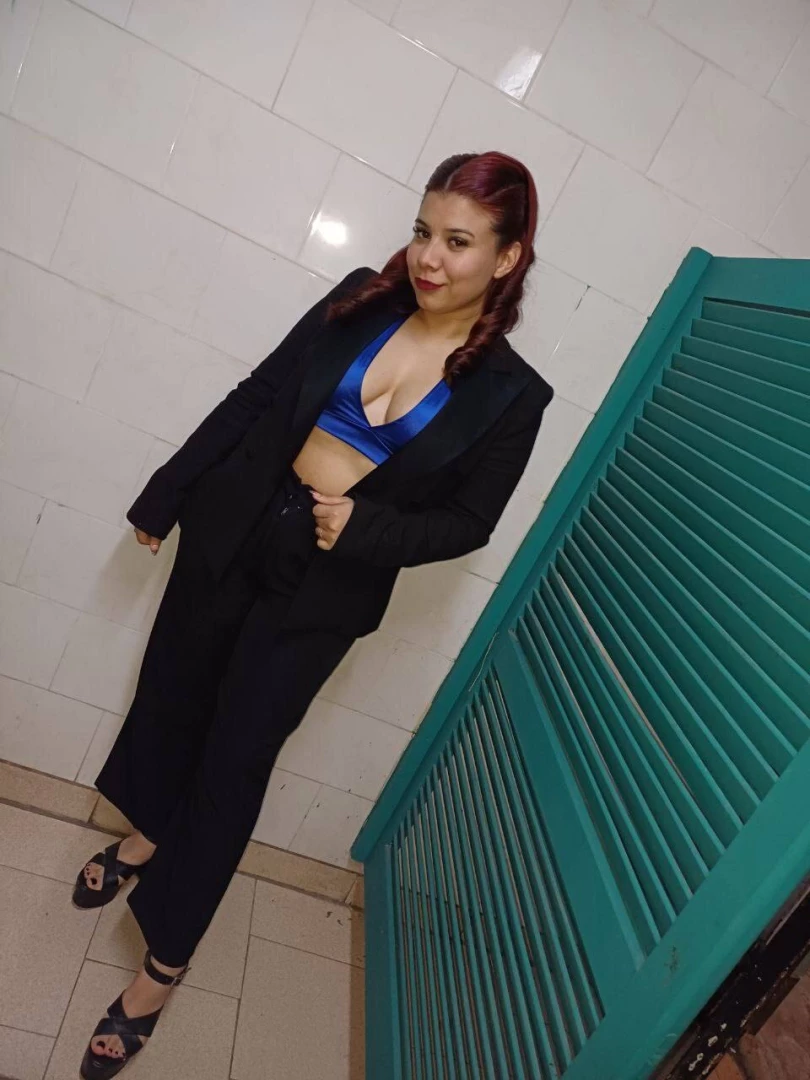 I m online now and free i am here to please you love write to my chat 