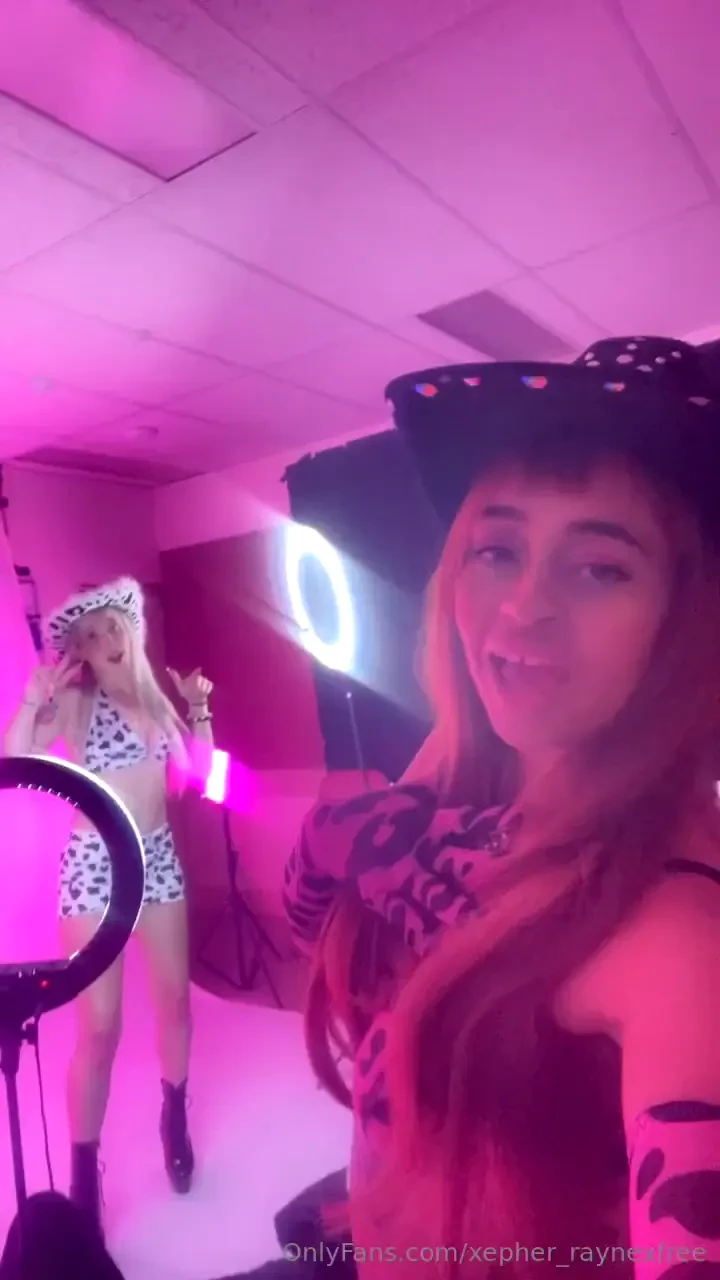 Another photoshoot this time with my housemate angelcakess97 shot by 