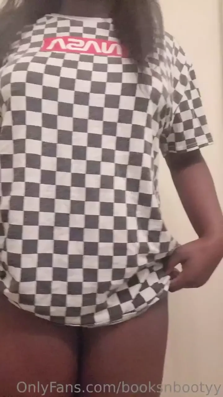 Its so hot tonight im just going to sleep naked 