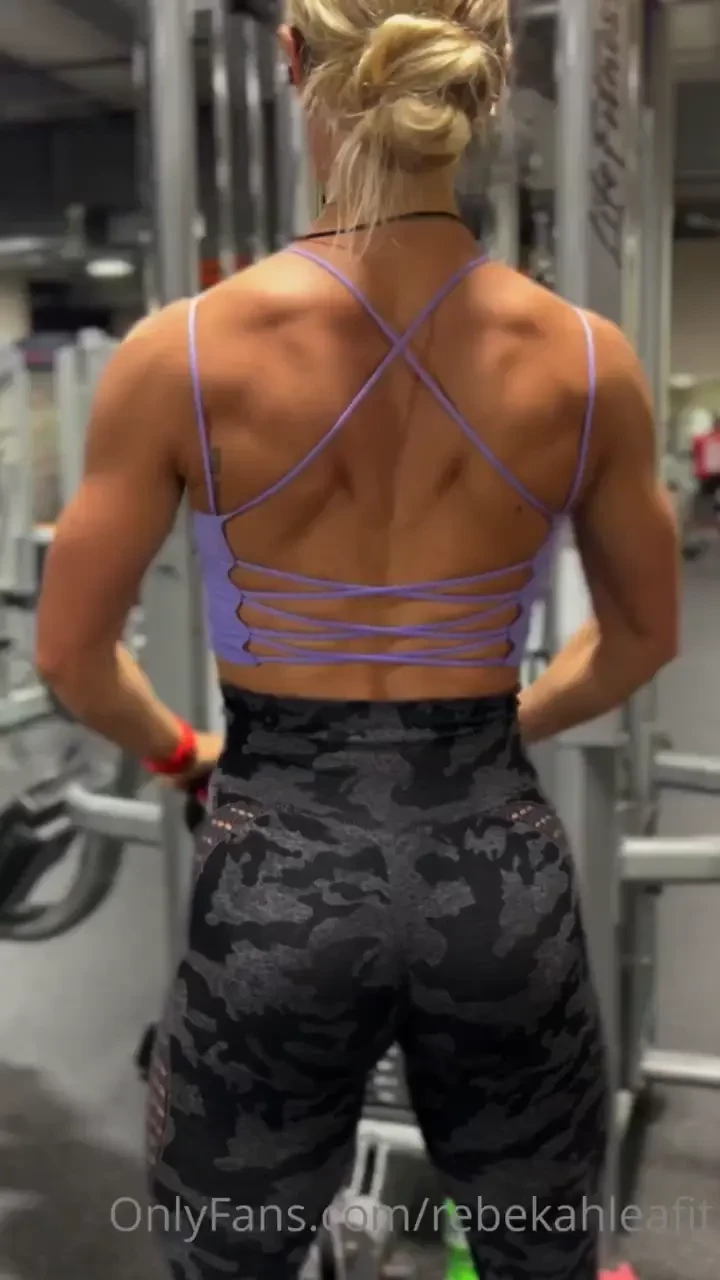 Been asked to post more muscles so here s a little sexy flexy part 2 