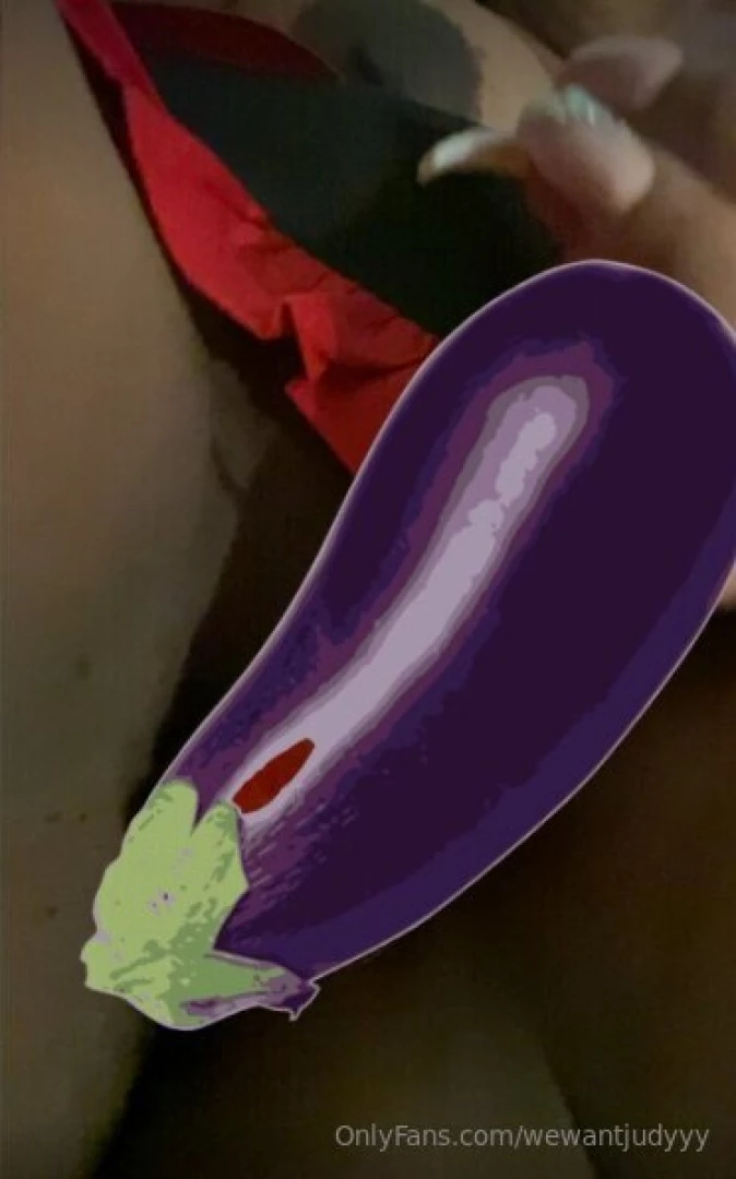 I made my pussy blow a bubble for you wanna check it out 