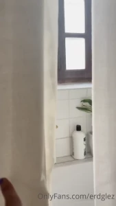 Un poco de lo que veo cuando se ducha