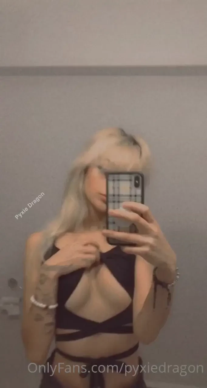 Good morning do you think my outfits cute xx message me if u wanna see 