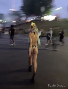Who likes rave booty amp amp just a clip of happiness that wont be