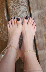 Gooood morning - have some feet with your coffee part 1