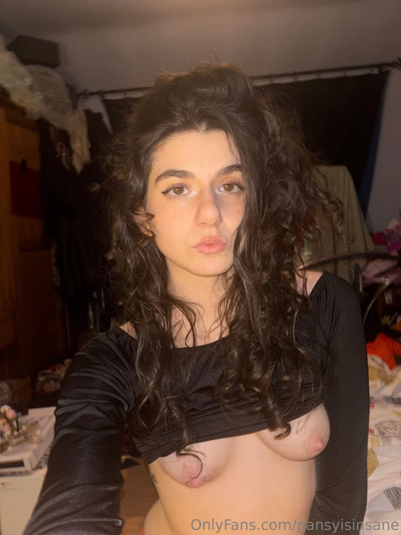My room is messyyyy 