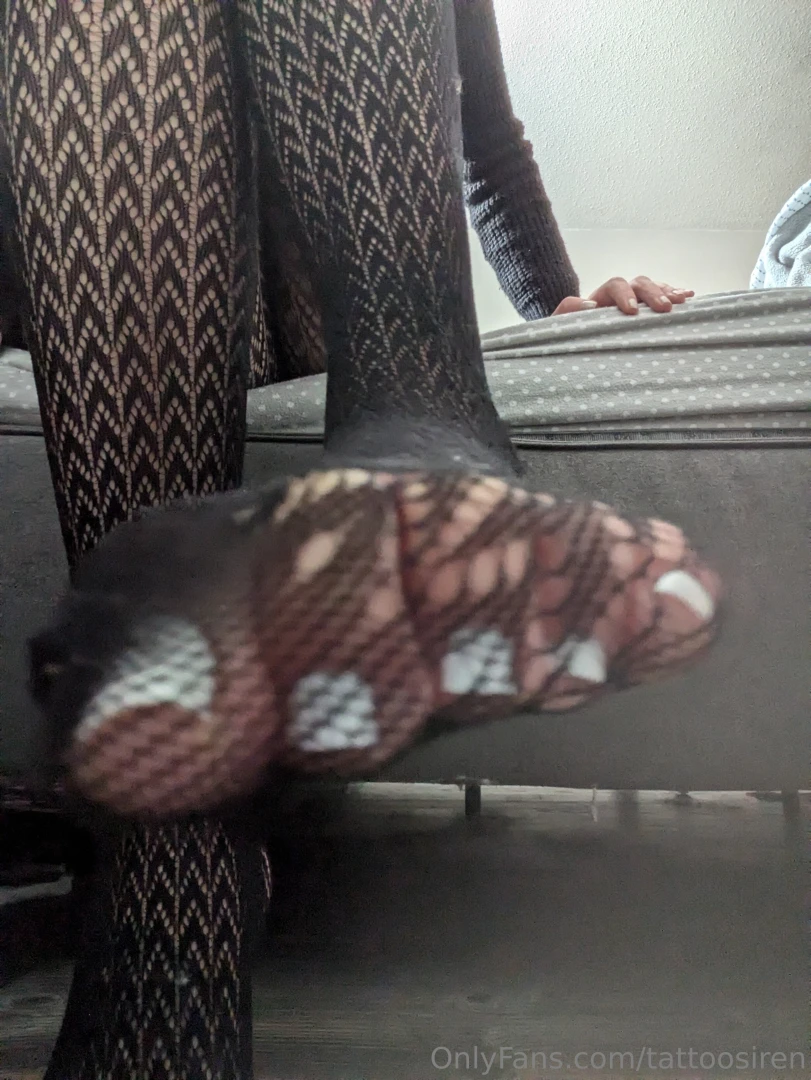 Tell me which toe would you kiss first 