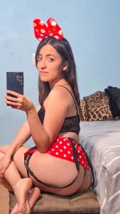 Soy yo o el rojo me hace ver m s nalgona y sexy part 1
