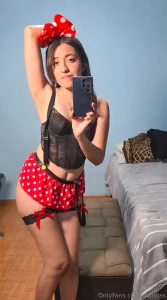 Soy yo o el rojo me hace ver m s nalgona y sexy part 2