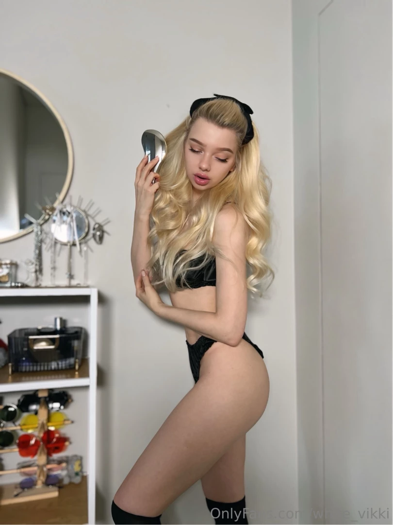 In a world full of beauty and femininity i find joy in every moment 