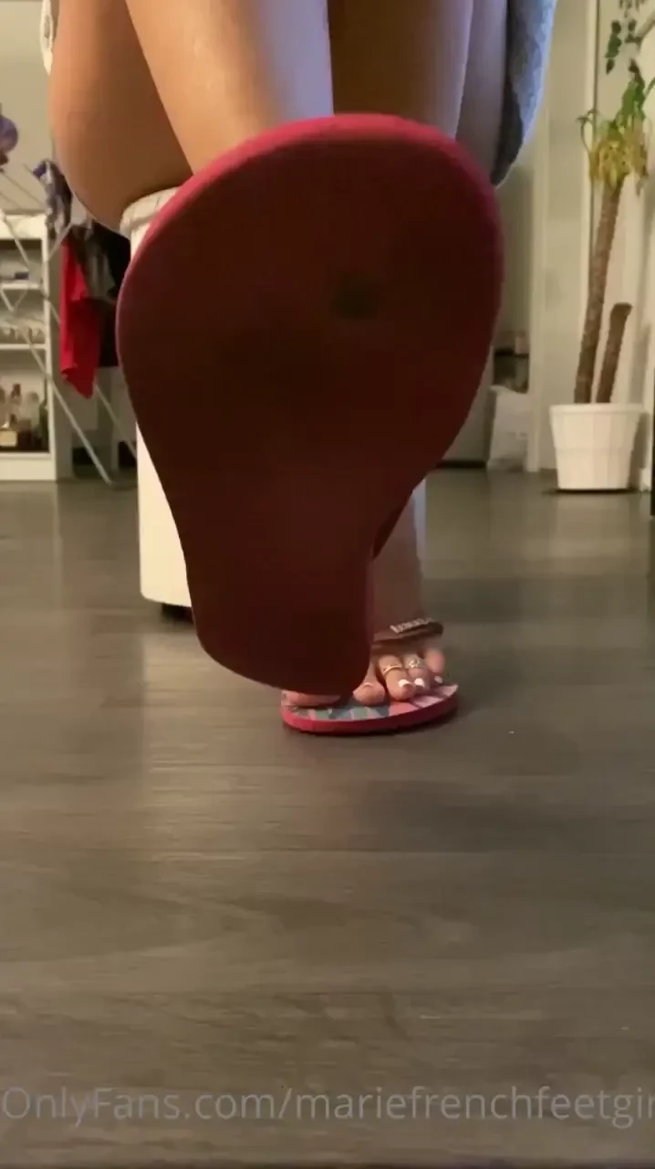 Hey hey good night my white toes tong and heels lover and see you 