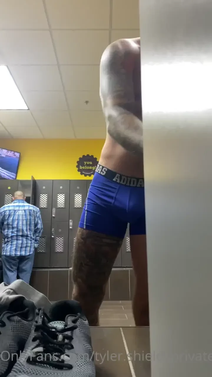 Shorty shorts and leg day a good view gonna come watch 